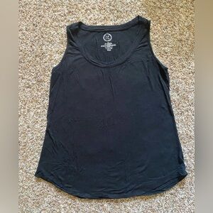 MEDIUM flowy black tank top